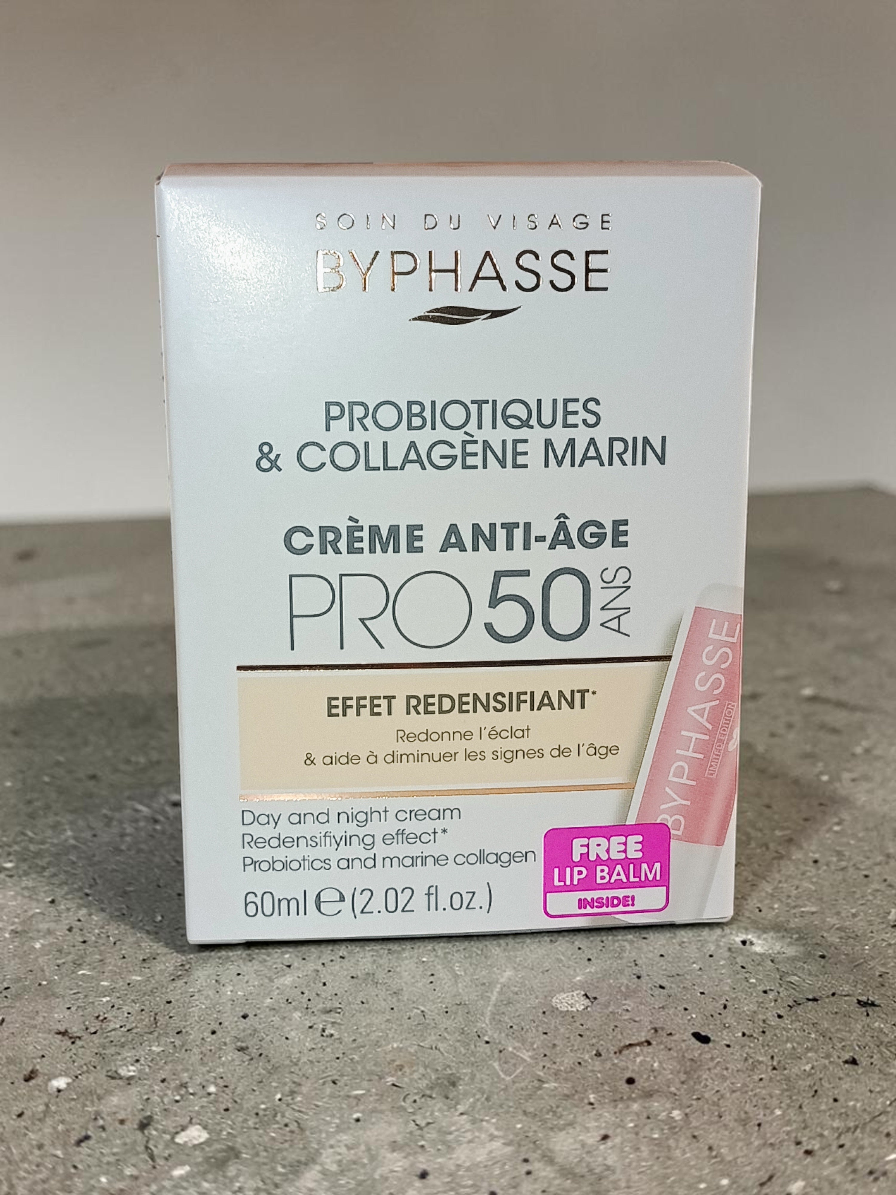 Crème anti-âge BAZARS COSMETIQUES Pro50 Ans jour et nuit, 60 ml, visible dans un pot blanc avec étiquette.