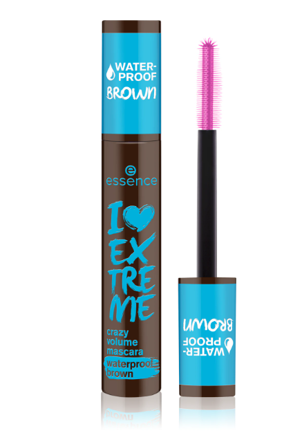 Mascara Essence J'ADORE le Volume Fou Extrême avec brosse volumisante, noir intense pour des cils spectaculaires.